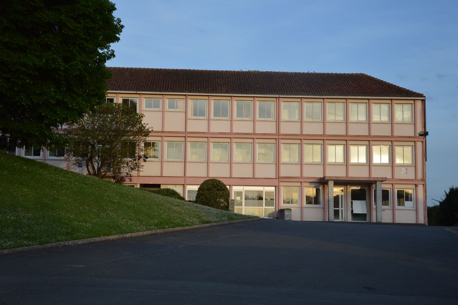 Lycée Charles Peguy